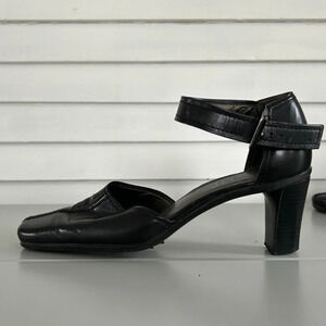 Franco Sarto Womens Black Sandal w/ Strap Sz 7.5?